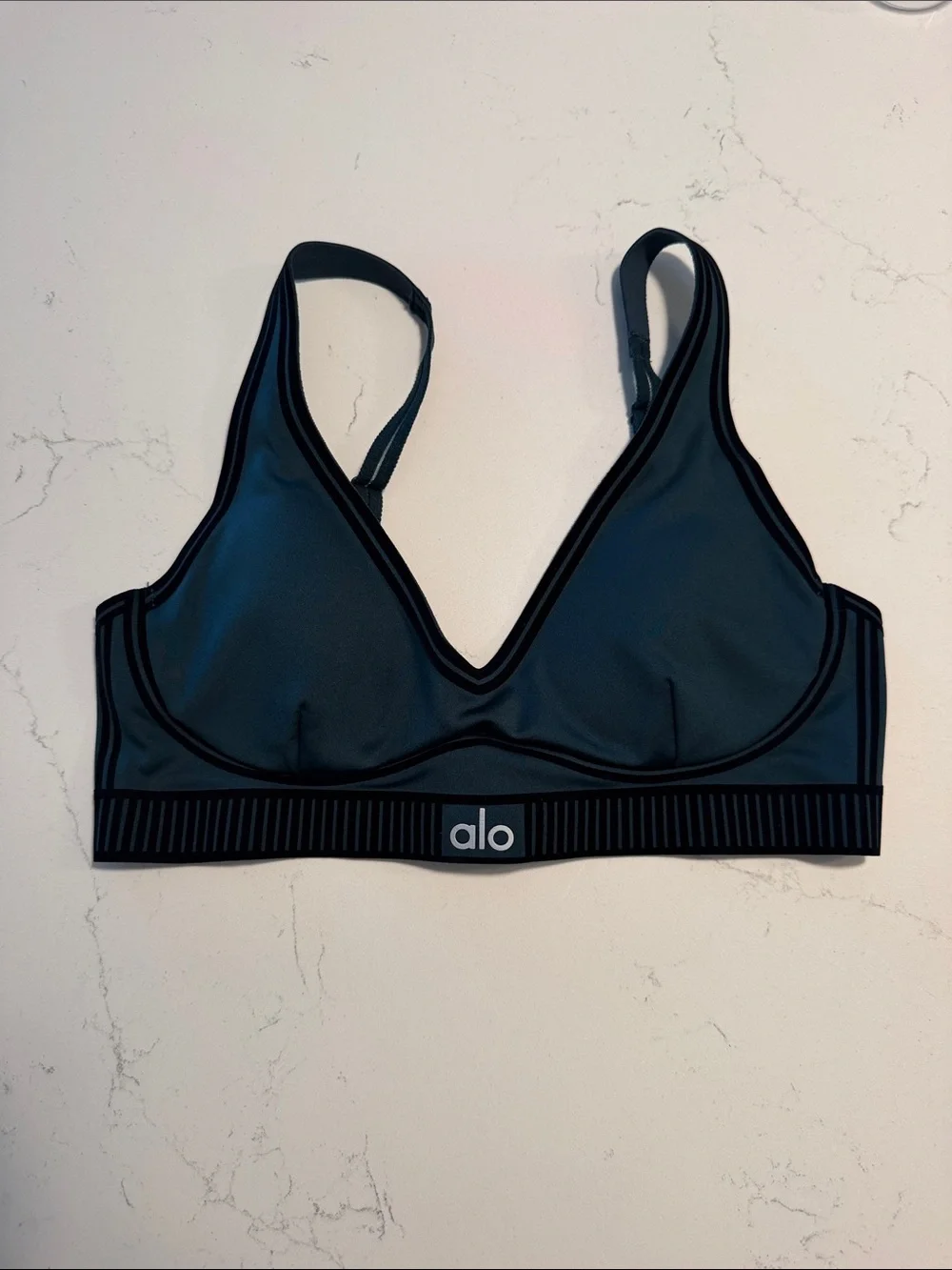 ALO Yoga Airlift Line Up Bra- Size XS